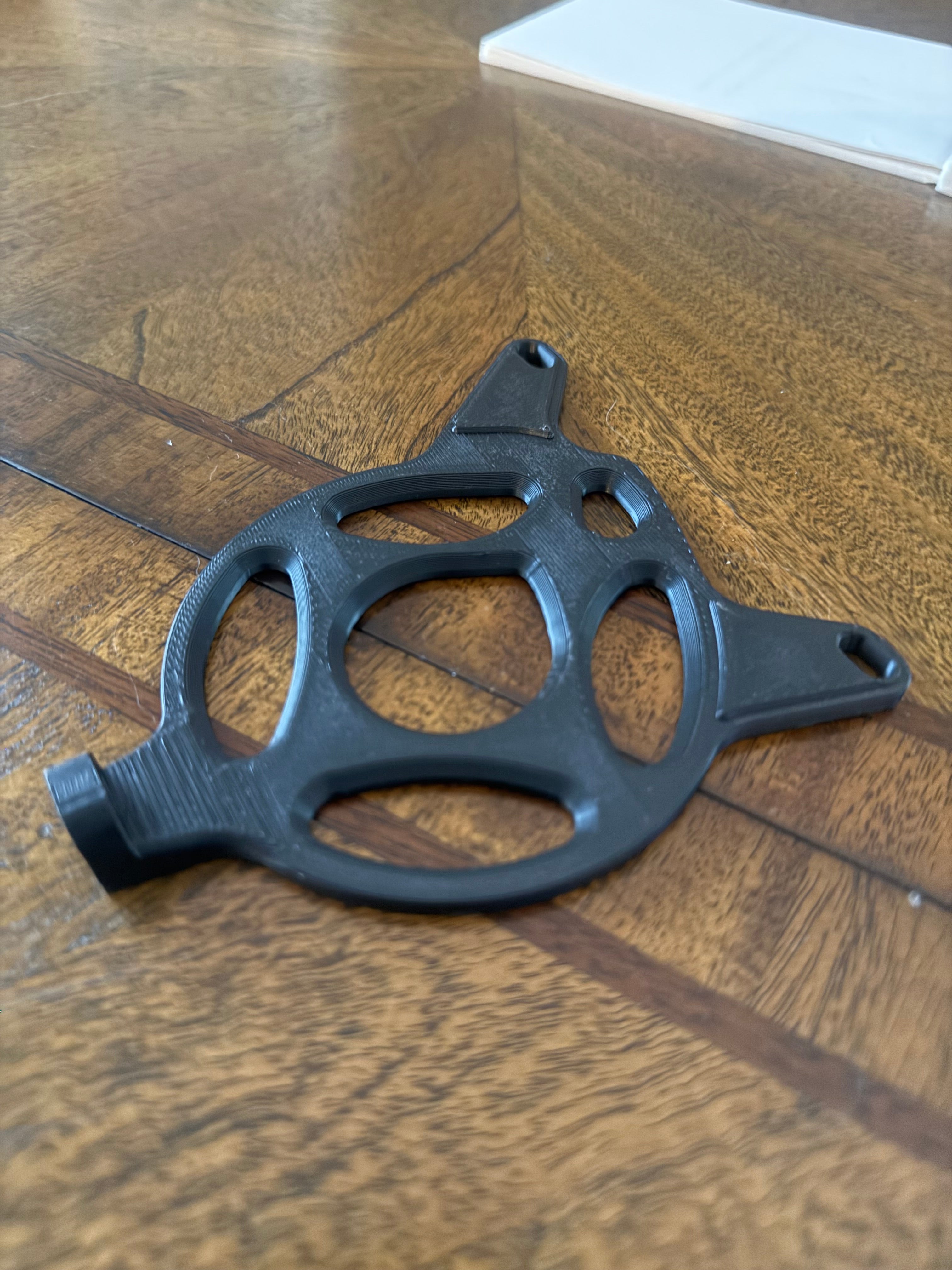 Tuttio motor cover